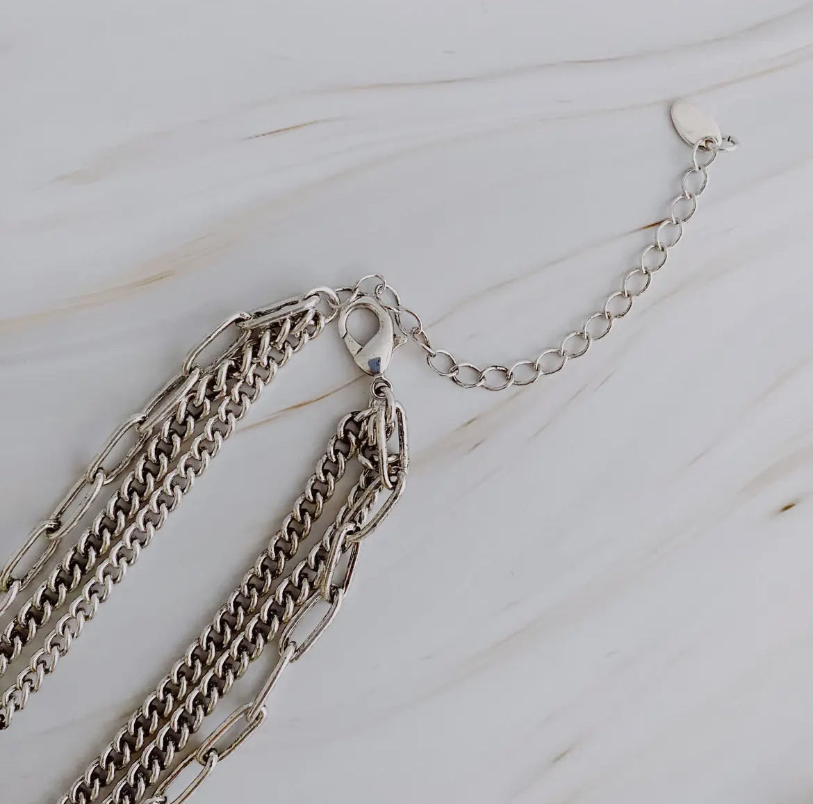 The Chesapeake Single Clasp Heart Pendant Chain.