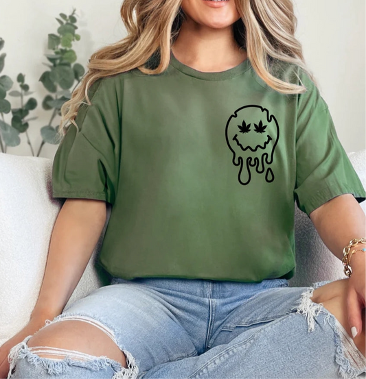 Mary Smiley Pocket Tee