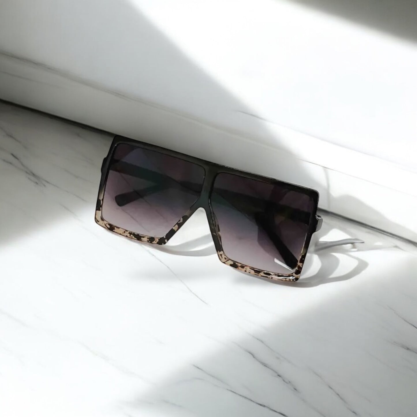 Montana Oversized Signature Sunglasses