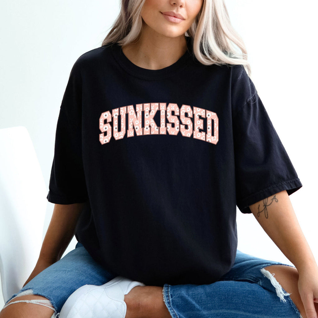 Sunkissed Daisy Font Tee