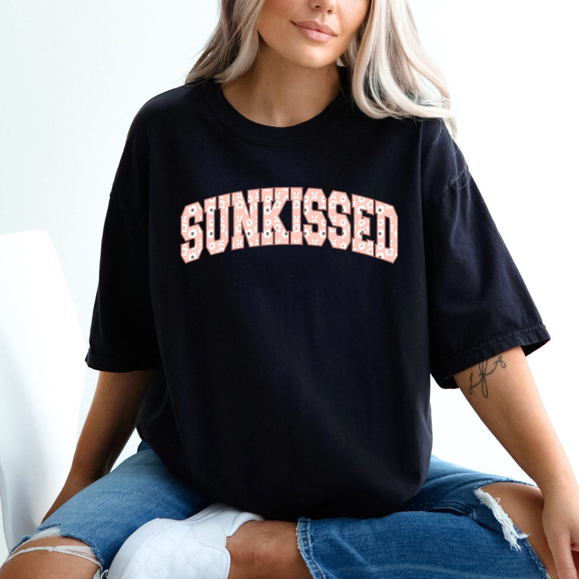 Sunkissed Daisy Font Tee
