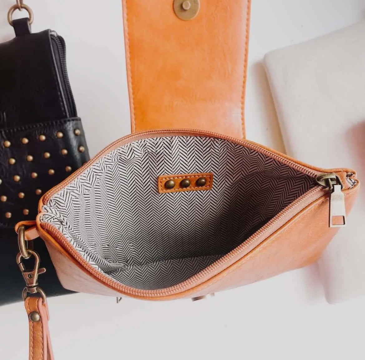Maya Rivet Clutch