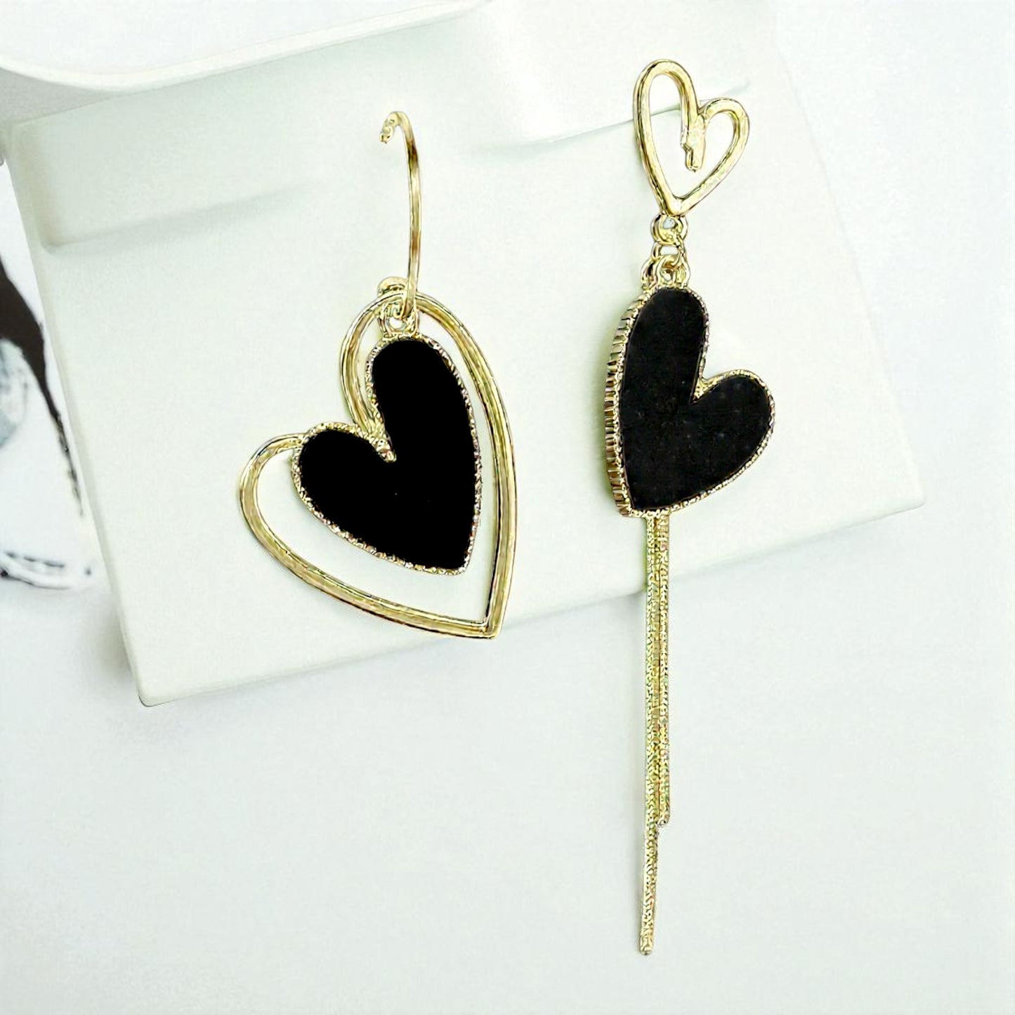 Queen of Hearts Asymmetrical Dangle set