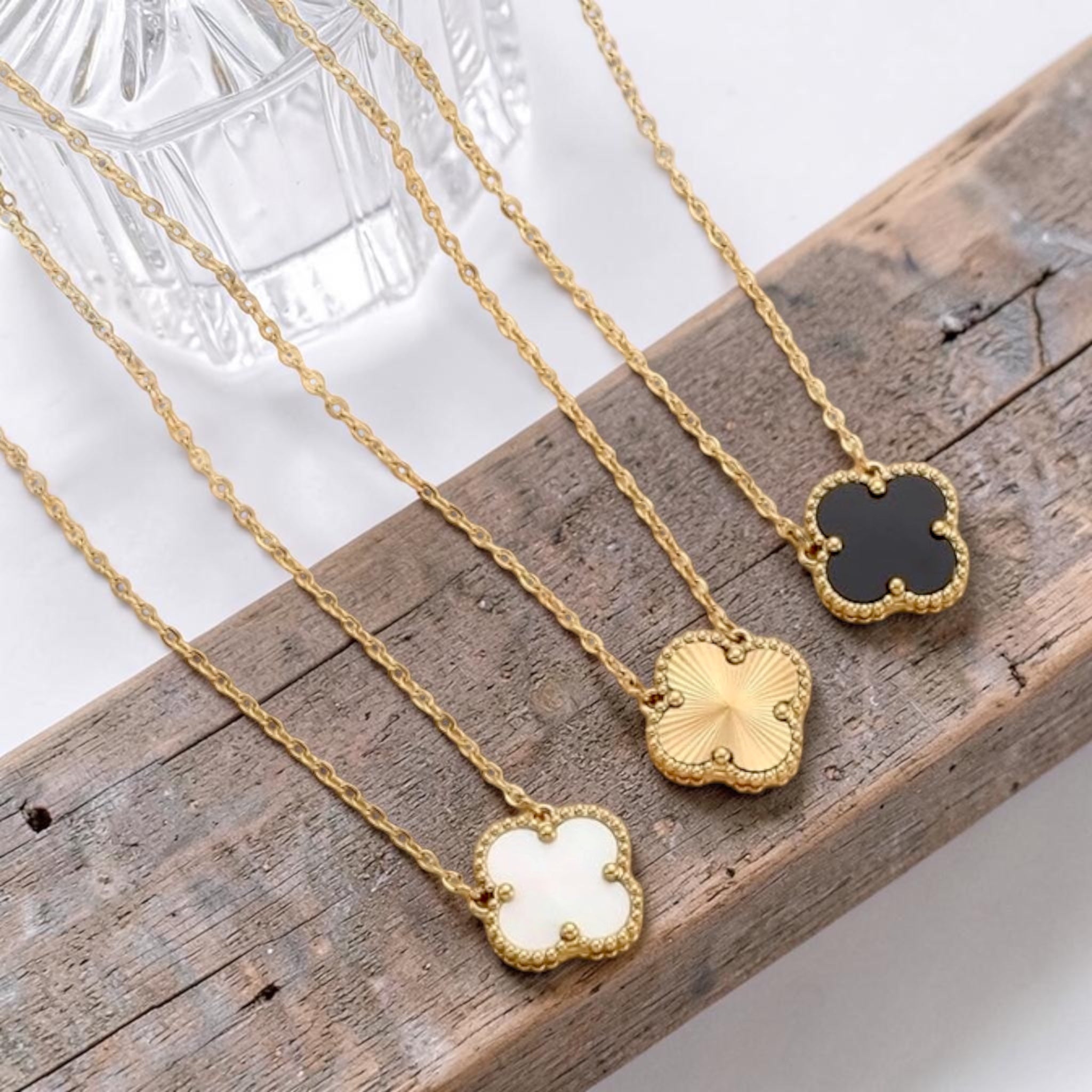 The Lucky Nicolle Pendant 18k